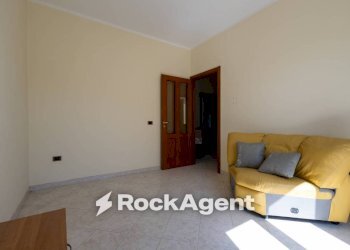 Camera da letto - Quadrilocale via Alberto de Nobili, 5, Catanzaro - foto 17