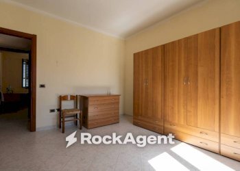 Camera da letto - Quadrilocale via Alberto de Nobili, 5, Catanzaro - foto 21