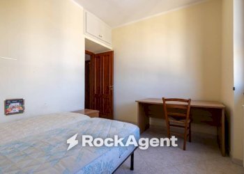 Camera da letto - Quadrilocale via Alberto de Nobili, 5, Catanzaro - foto 29