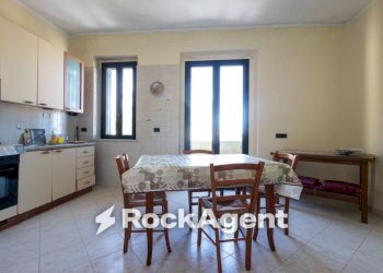 Cucina - Quadrilocale via Alberto de Nobili, 5, Catanzaro - foto 2