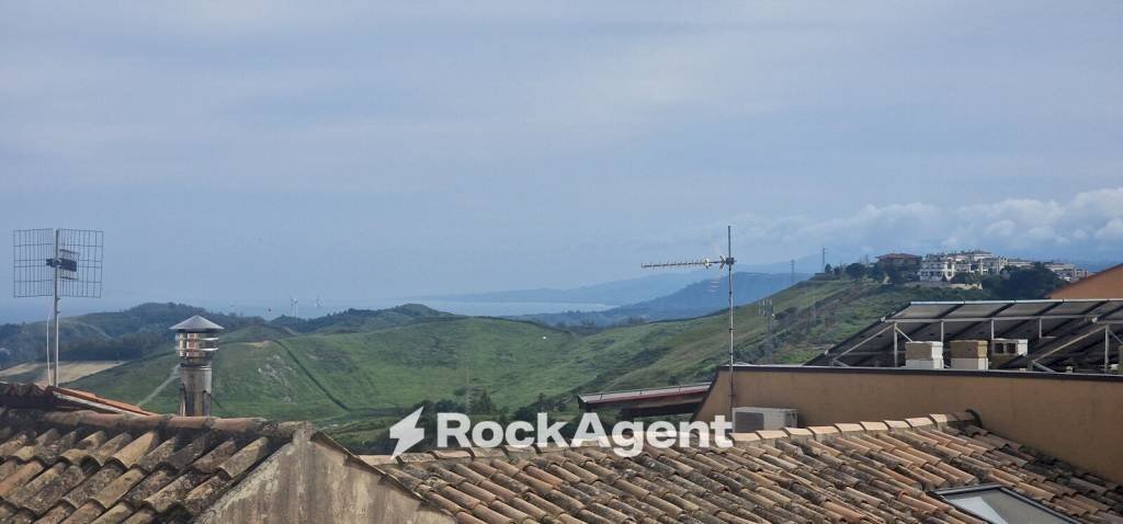Vista - Two-room apartment via Vincenzo D'Amato, 62, Catanzaro - photo 2