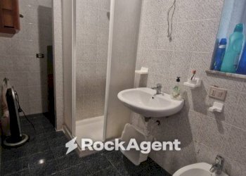 Bagno - Two-room apartment via Vincenzo D'Amato, 62, Catanzaro - photo 10