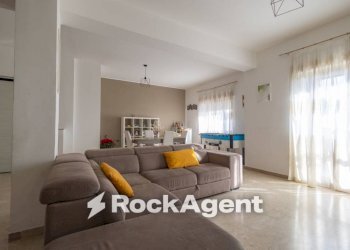 Salone - Appartamento viale Vincenzo de Filippis, 61, Catanzaro - foto 2