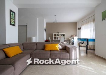 Salone - Appartamento viale Vincenzo de Filippis, 61, Catanzaro - foto 4