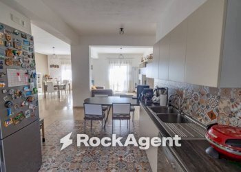 Cucina - Appartamento viale Vincenzo de Filippis, 61, Catanzaro - foto 15