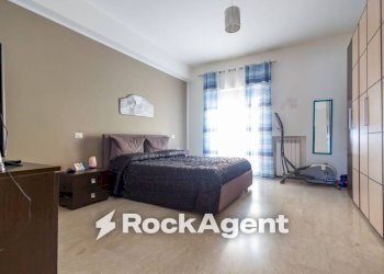 Camera da letto - Appartamento viale Vincenzo de Filippis, 61, Catanzaro - foto 19