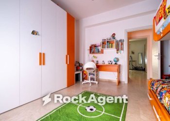 Camera da letto - Appartamento viale Vincenzo de Filippis, 61, Catanzaro - foto 26