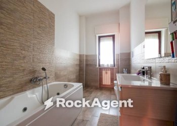 Bagno - Appartamento viale Vincenzo de Filippis, 61, Catanzaro - foto 33