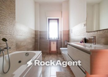 Bagno - Appartamento viale Vincenzo de Filippis, 61, Catanzaro - foto 34