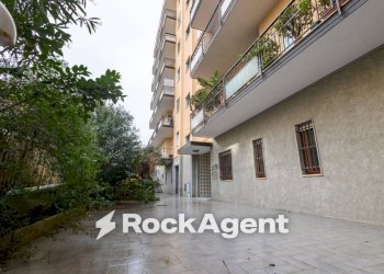 Cortile interno - Appartamento viale Vincenzo de Filippis, 61, Catanzaro - foto 39