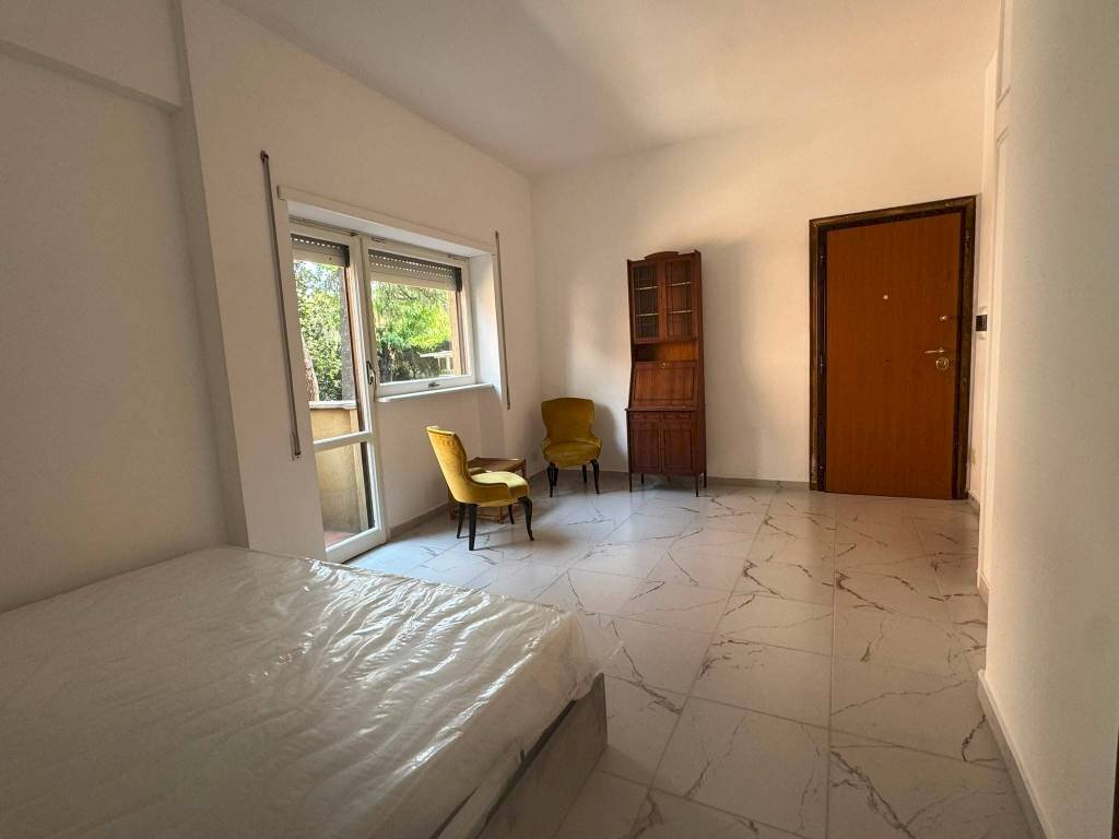 Camera da letto - One-room apartment via della Camilluccia, 305, Roma - photo 1