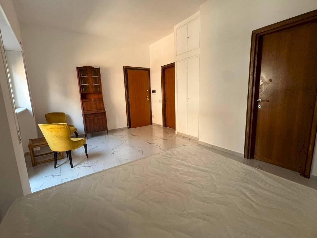Camera da letto - One-room apartment via della Camilluccia, 305, Roma - photo 3