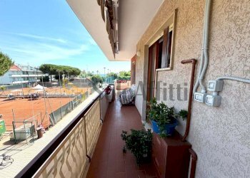 BALCONE - Trilocale Via C. Battisti 20, Martinsicuro - foto 9