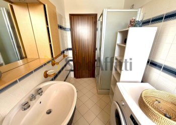 BAGNO - Trilocale Via C. Battisti 20, Martinsicuro - foto 16
