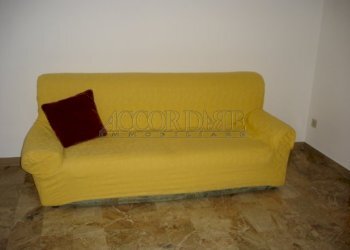SOGGIORNO DIVANO TRE POSTI RIVESTITO.JPG - Trilocale Padova - foto 3