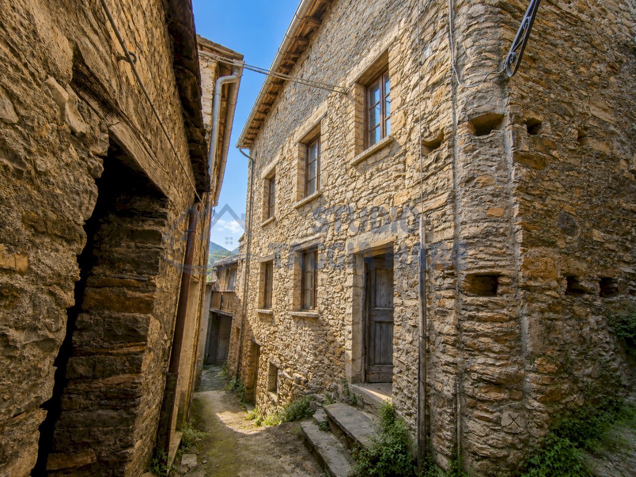 ChatGPT Image 11 jul 2026, 12_06_15 - Townhouse Via Roma, Molini di Triora - photo 1