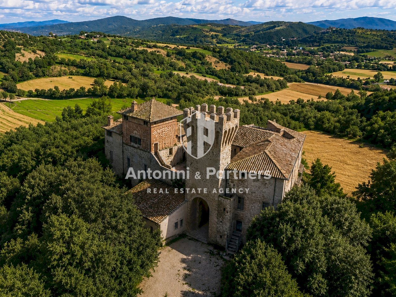 castello-santa-apollinare-perugia-umbria-vista-aer - Casa indipendente Località Santa Apollinare, Marsciano - foto 1