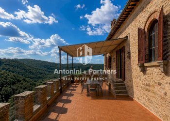 castello-santa-apollinare-perugia-umbria-terrazza- - Casa indipendente Località Santa Apollinare, Marsciano - foto 25