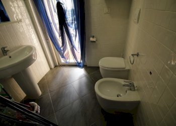 appartamento_marinelladisarzana_bagno.png - Appartamento Sarzana - foto 6