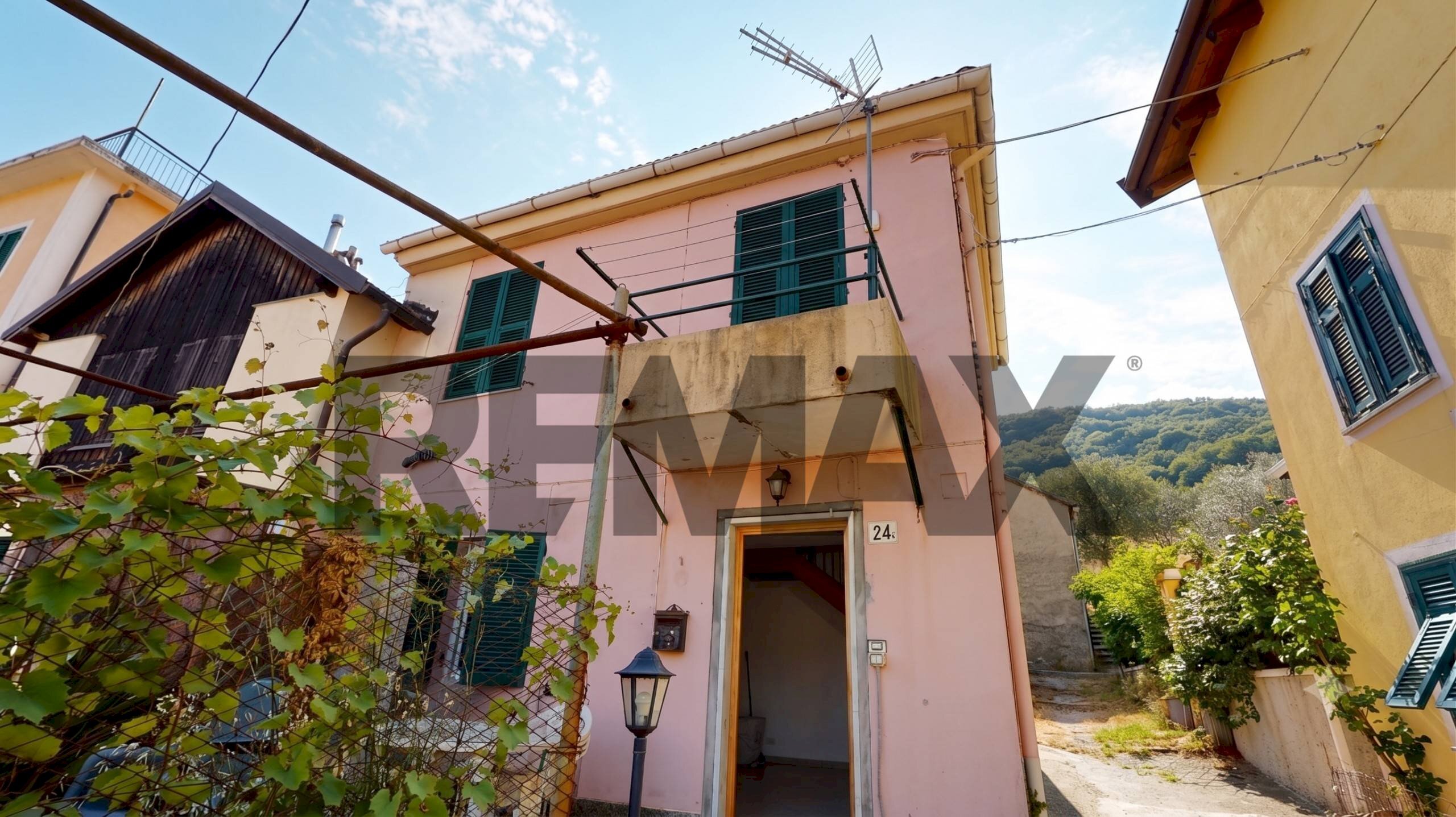 Casa semi indipendente Salita Di Pino Sottano, 24A
Molassana, Genova (zona Molassana) - foto 3