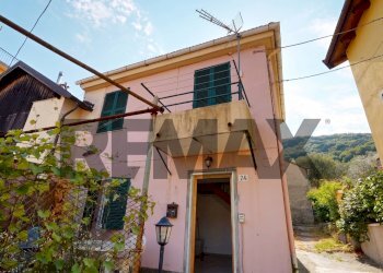 Casa semi indipendente Salita Di Pino Sottano, 24A 
 Molassana, Genova (zona Molassana) - foto 3