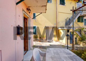 Casa semi indipendente Salita Di Pino Sottano, 24A 
 Molassana, Genova (zona Molassana) - foto 4
