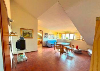 Attic Via Diano San Pietro, Diano Castello - photo 17