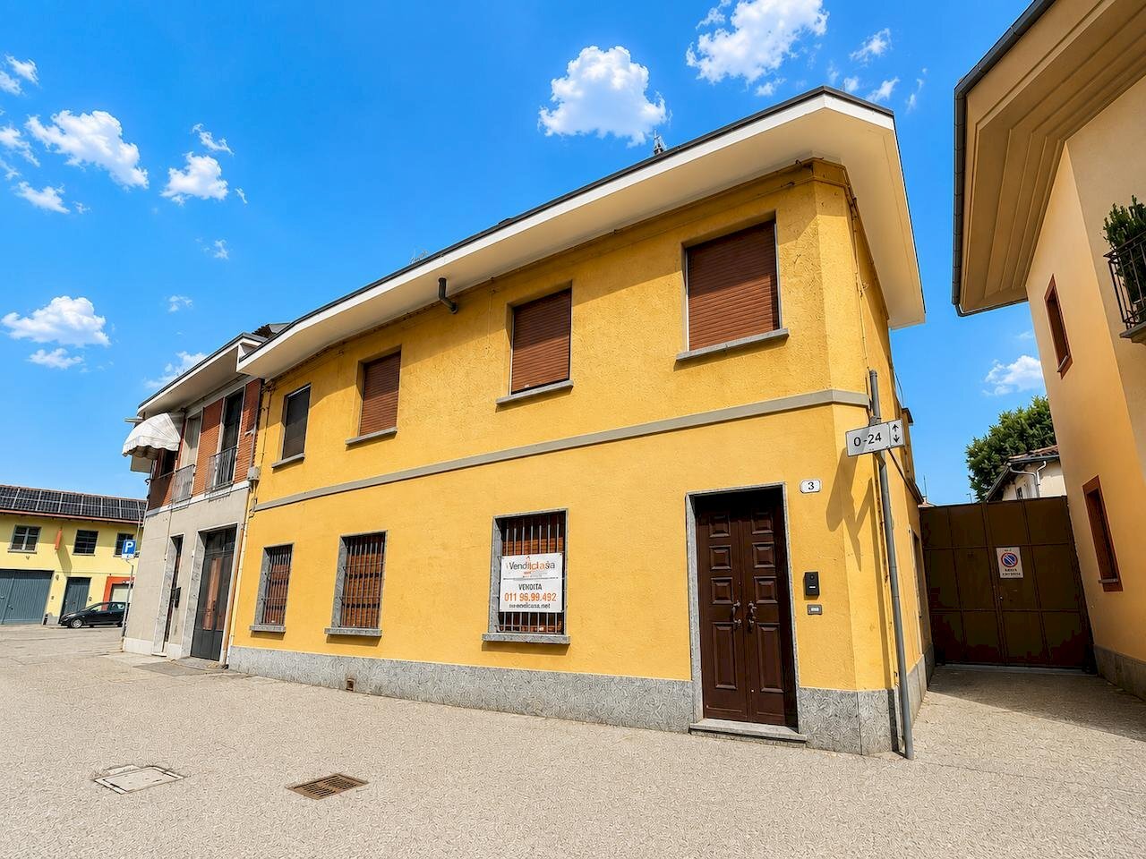 Independent house Carignano - photo 1