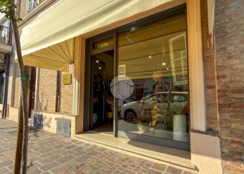 Negozio Via Raffaello Bucci, Morciano di Romagna - foto 22