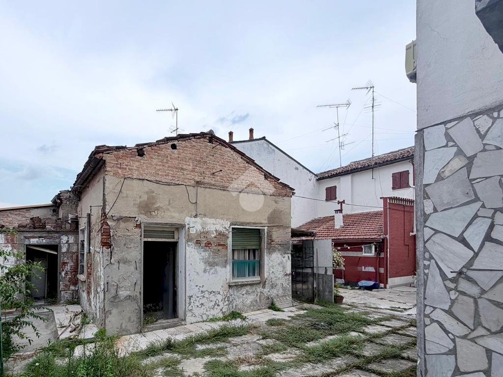 Casa semi indipendente Via L. Bottoni, Ferrara (zona Pontelagoscuro) - foto 1