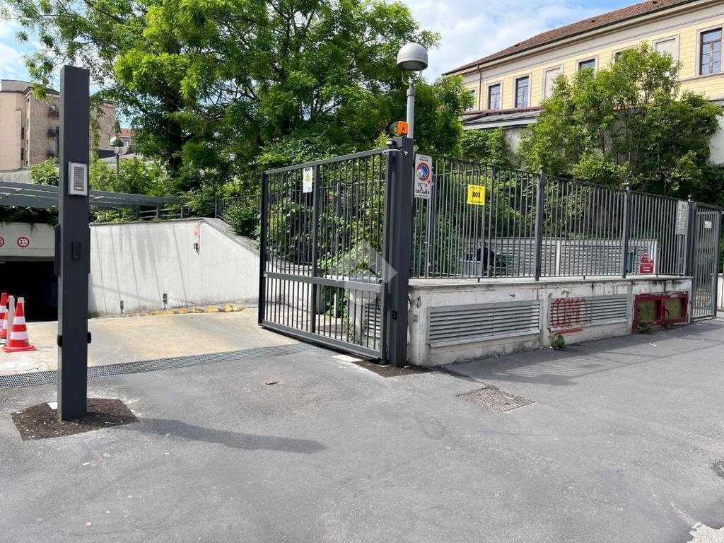 Box Via Giulio Romano, Milano (zona Ticinese) - foto 1