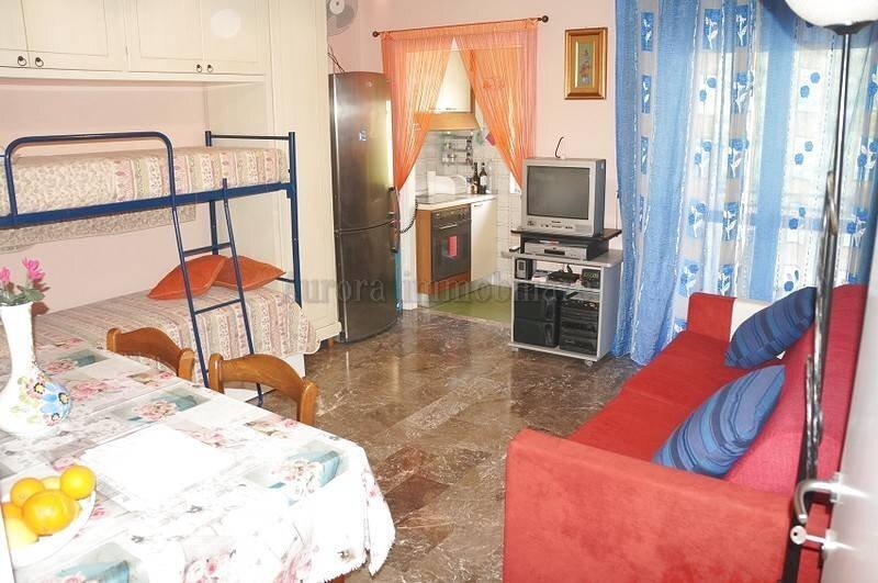 One-room apartment Corso Vittorio Veneto, Borghetto Santo Spirito - photo 2