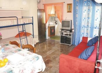 One-room apartment Corso Vittorio Veneto, Borghetto Santo Spirito - photo 2
