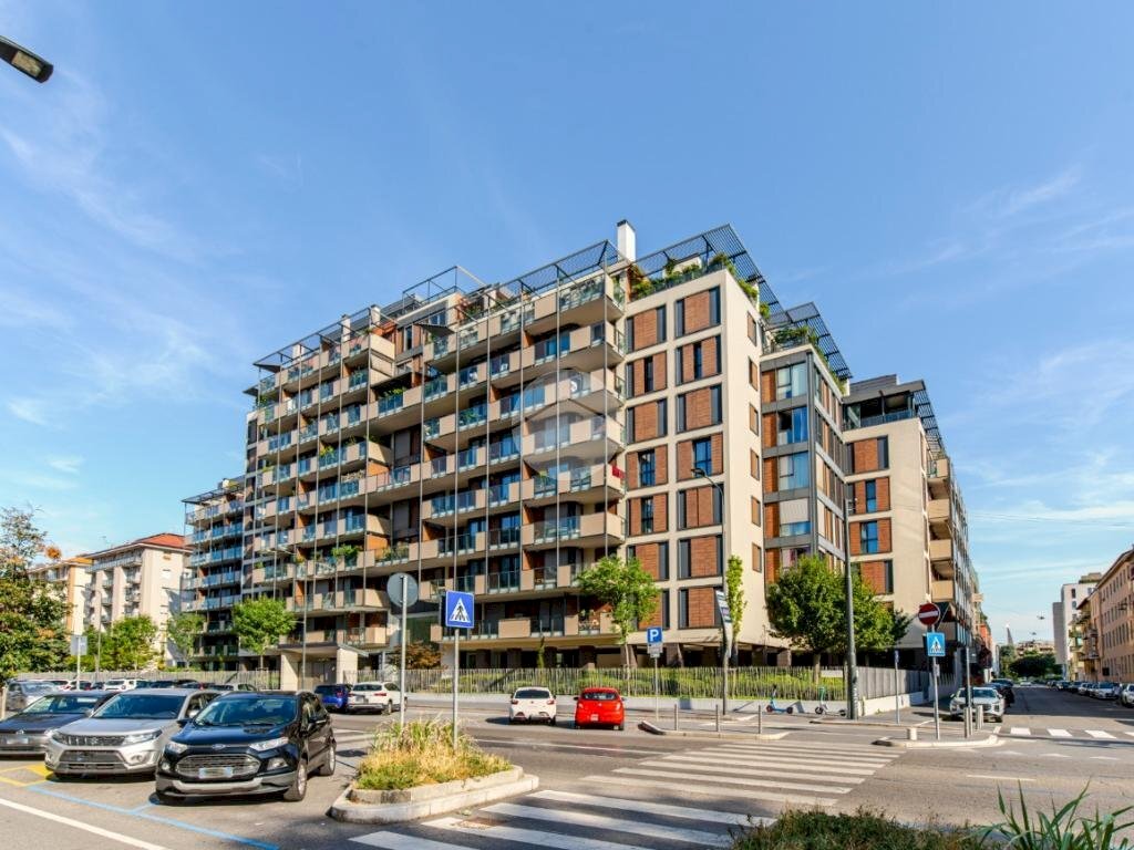 Quadrilocale Viale Legioni Romane, Milano (zona Bande Nere) - foto 1