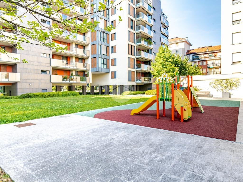 Quadrilocale Viale Legioni Romane, Milano (zona Bande Nere) - foto 3