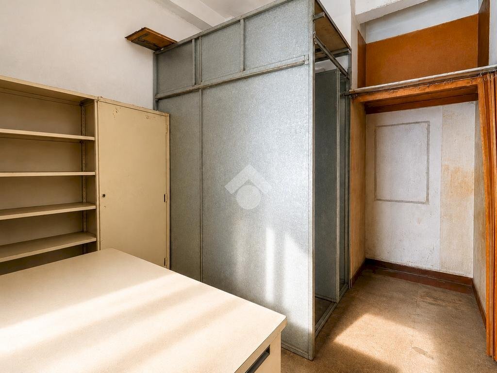 Shop Negozio Via Bartolomeo Guidobono, Savona - photo 1