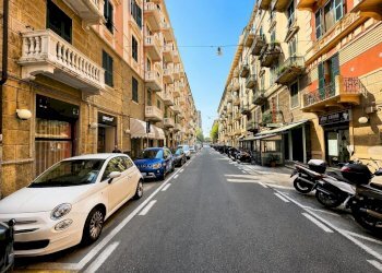 Shop Negozio Via Bartolomeo Guidobono, Savona - photo 7