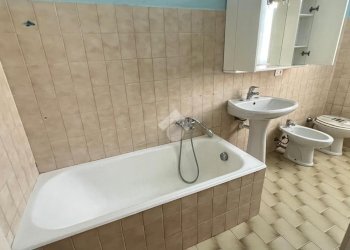 Two-room apartment piazza della chiesa, Novate Milanese - photo 20