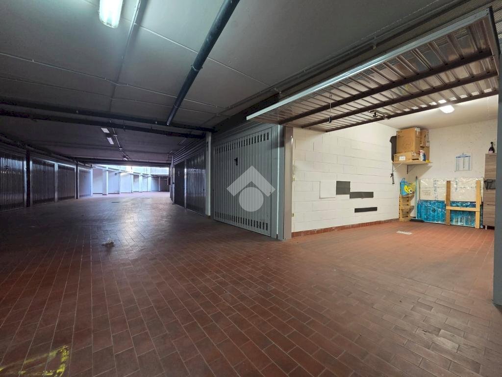 Garage - Parking Via Guelfa, Bologna - photo 1