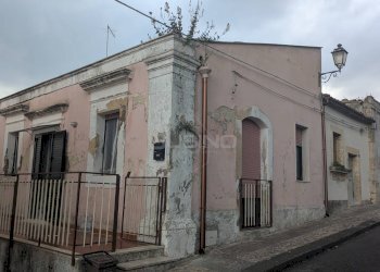 Foto 1 - Independent house via  Umberto I°, Cassaro - photo 1