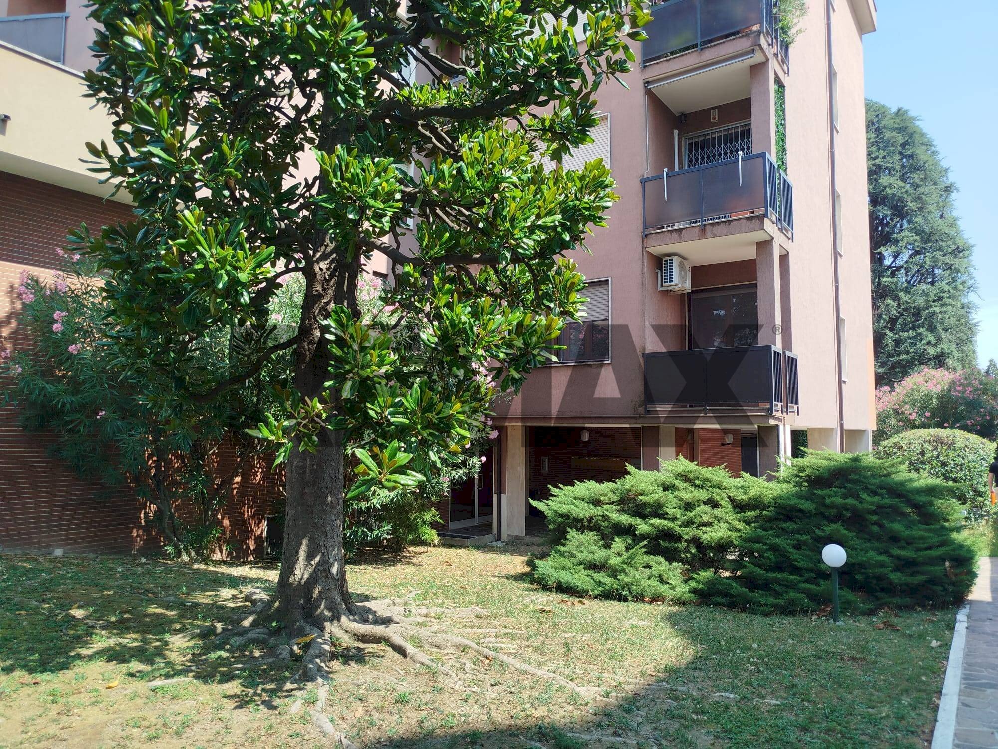 Edificio all\'aperto - Bilocale Viale Lombardia
 
12, Pregnana Milanese - foto 1