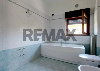 Bagno - Bilocale VIA MAMELI
 
1, Arcisate - foto 8