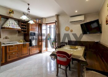 Cucina - Trilocale Via Pozzo
 
75, Aci Catena - foto 16