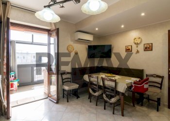 Sala da pranzo - Trilocale Via Pozzo
 
75, Aci Catena - foto 20