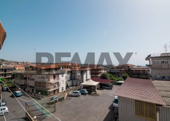 Edificio all\'aperto - Trilocale Via Pozzo
 
75, Aci Catena - foto 24