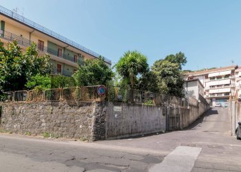 Edificio all\'aperto - Trilocale Via Pozzo
 
75, Aci Catena - foto 29