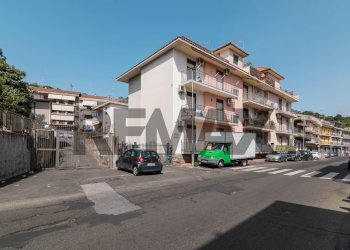 Edificio all\'aperto - Trilocale Via Pozzo
 
75, Aci Catena - foto 30