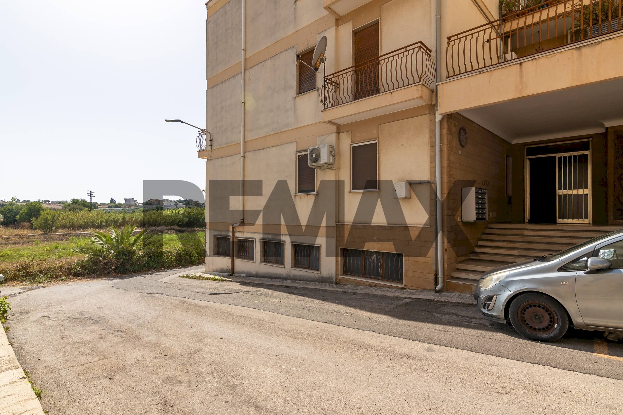 Edificio all\'aperto - Four-room apartment Via Augusto Righi
6, Comiso - photo 2