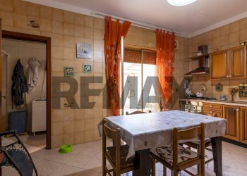 Sala da pranzo - Four-room apartment Via Augusto Righi
 
6, Comiso - photo 15