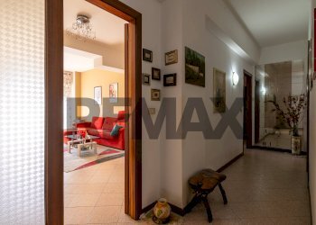 Hall / corridoio - Four-room apartment Via Augusto Righi
 
6, Comiso - photo 37